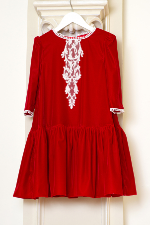 Red Callais - Elegant velvet dress with delicate lace details